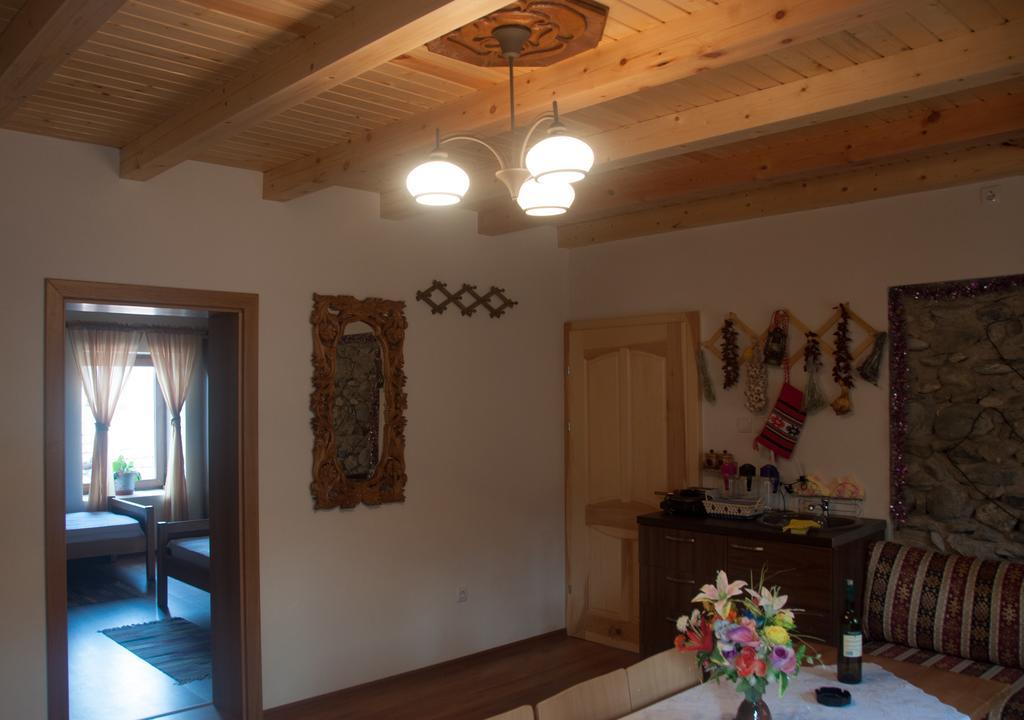 Aste Guesthouse Tropoje Bilik gambar