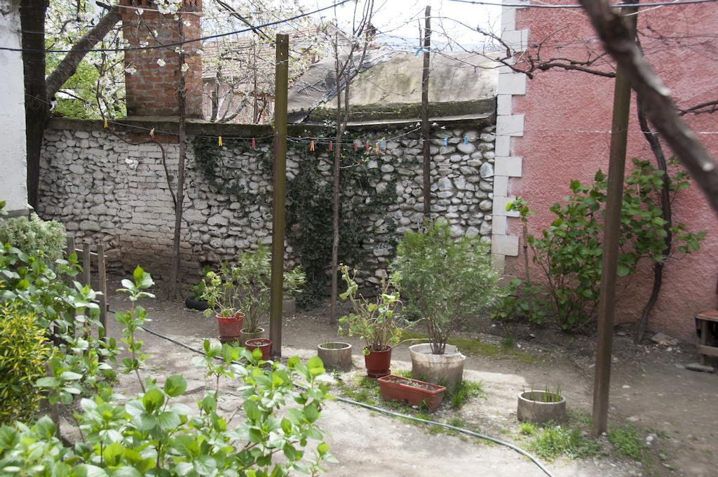 Aste Guesthouse Tropoje Luaran gambar