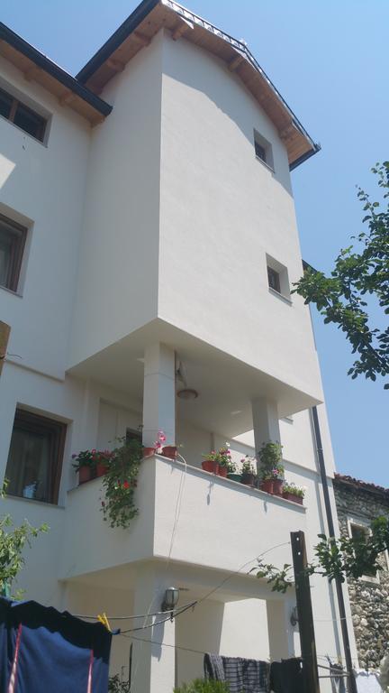Aste Guesthouse Tropoje Luaran gambar